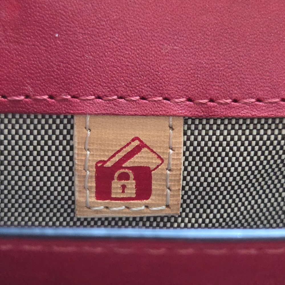 Tumi Red Leather Continental Wallet Clutch RFID Lock Black Trim Snap Closure - Picture 5 of 7
